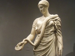 Hígia ou Higeia (cópia romana de uma estátua grega)